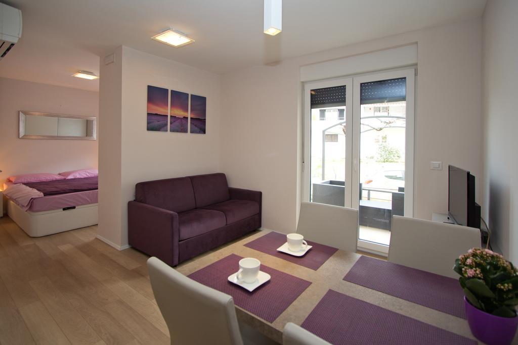 Apartments Adria Porec Esterno foto
